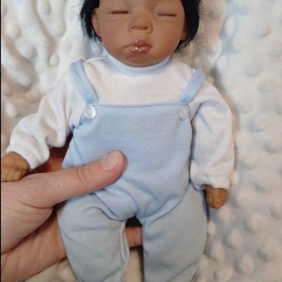 10" Realistic Doll Reborn Style Baby Boy Girl Kids Toy Collectable ADG Ashton Dr - Picture 2 of 10